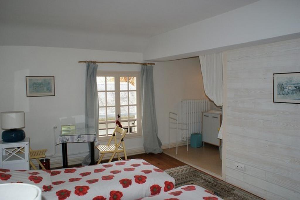 Les Longchamps Bed and Breakfast Neuillé Rum bild