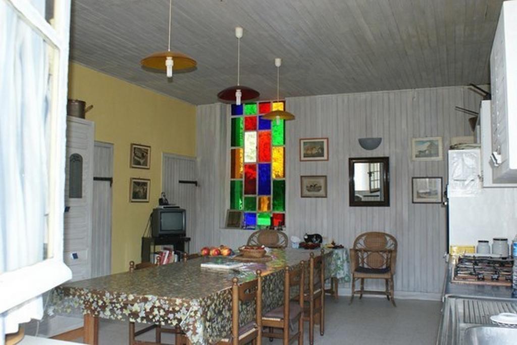 Les Longchamps Bed and Breakfast Neuillé Exteriör bild