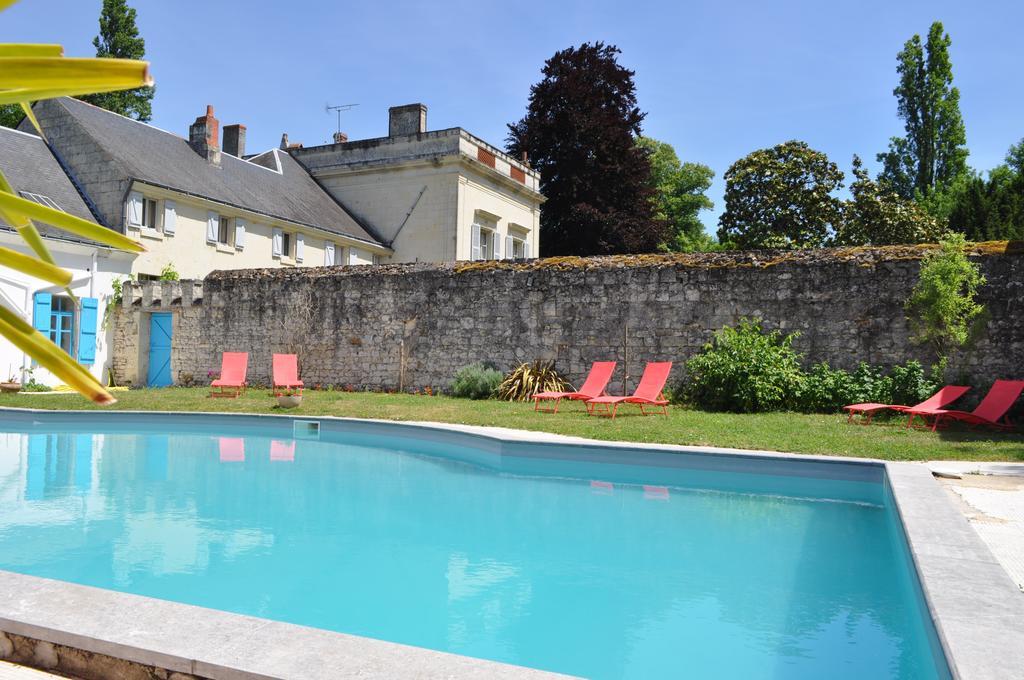 Les Longchamps Bed and Breakfast Neuillé Exteriör bild